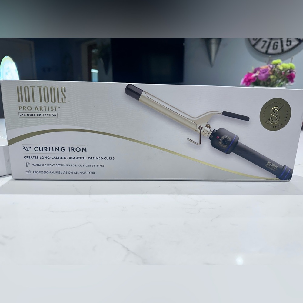 Professional Curling Iron - Black and Gold